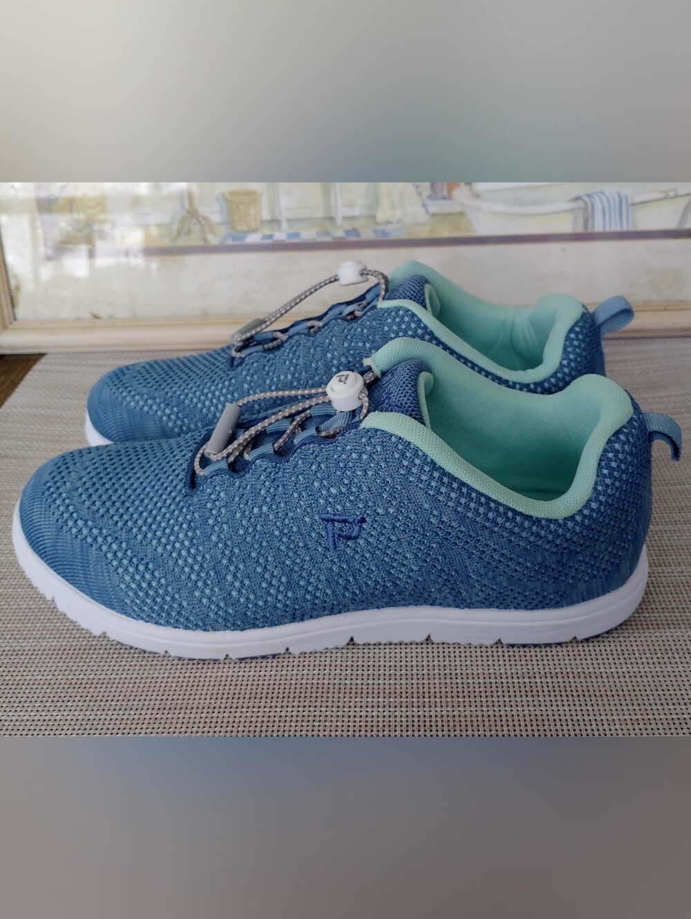Propet "TravelWalker Evo" Blue Knit Mesh/Blue/White Slip-On Shoes. Size 9D.
